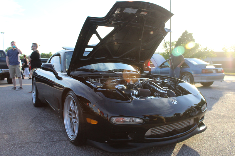 Illustration for article titled I Went to a Local Car Meet Tonight